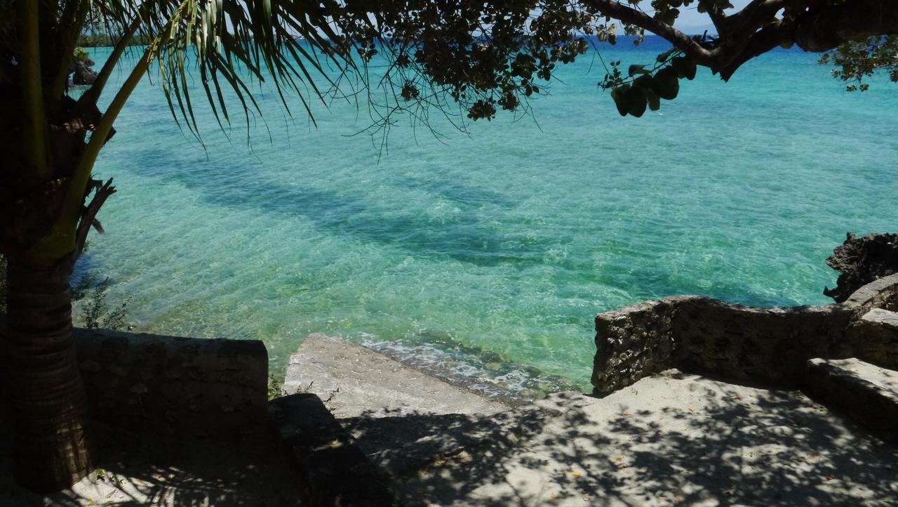 Moalboal T Breeze Coastal Resort Buitenkant foto