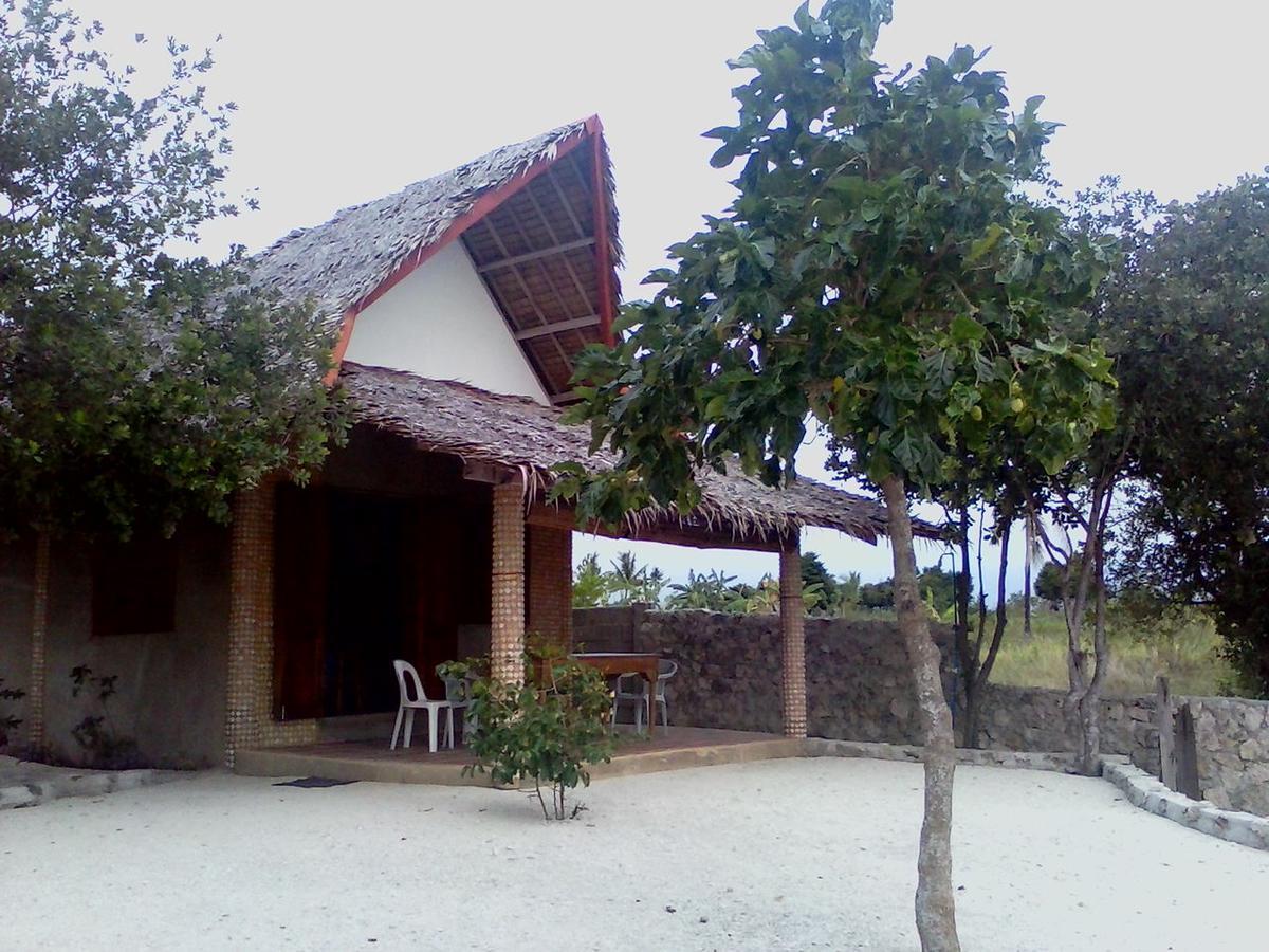 Moalboal T Breeze Coastal Resort Buitenkant foto