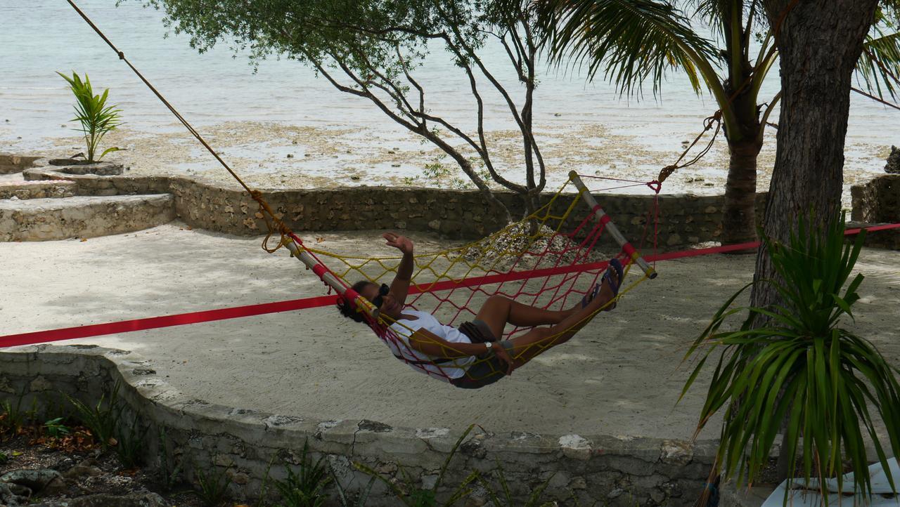 Moalboal T Breeze Coastal Resort Buitenkant foto